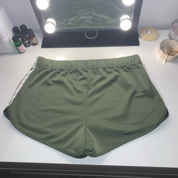 Adidas khaki booty shorts - Picture 2 of 5